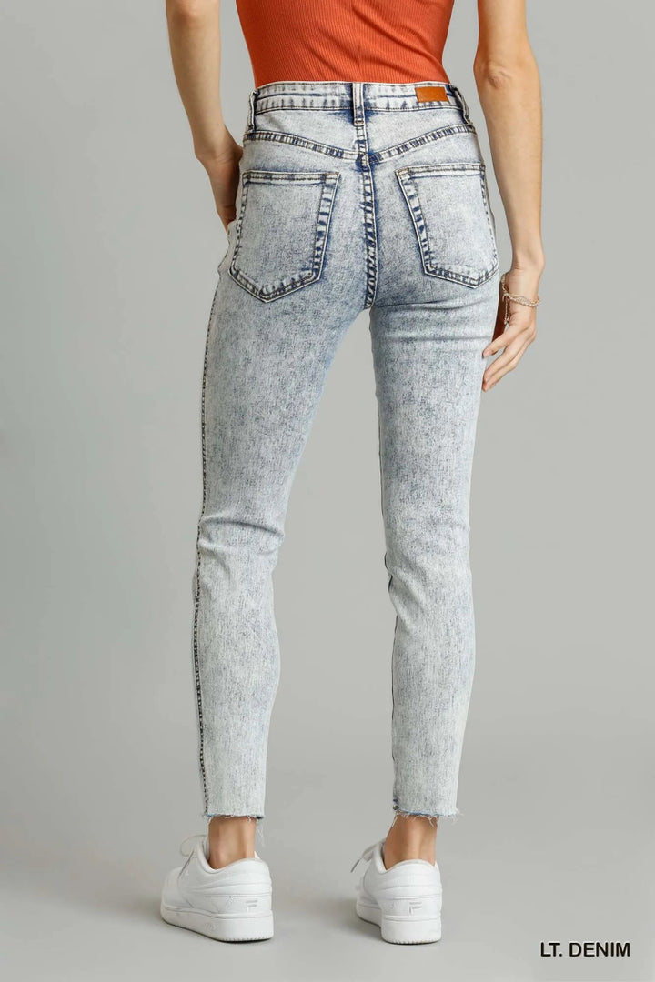 Umgee 5 - Pockets Distressed Detail Stretch Denim Skinny Jeans with Unfinished Hem - LT. DENIM - 1 - b27ef630 - 635f - 4961 - b6a6 - 6f587824b35a - Max - Origin - Tatoo Tee