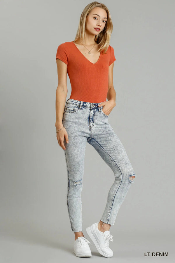 Umgee 5 - Pockets Distressed Detail Stretch Denim Skinny Jeans with Unfinished Hem - LT. DENIM - 1 - 62ae9d9b - 4c86 - 4e0f - b35a - 7b84163438c0 - Max - Origin - Tatoo Tee