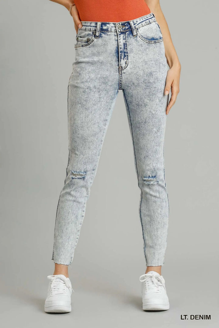 Umgee 5 - Pockets Distressed Detail Stretch Denim Skinny Jeans with Unfinished Hem - LT. DENIM - 1 - 714e2be6 - 07d1 - 4f37 - 9226 - d65884a1e333 - Max - Origin - Tatoo Tee